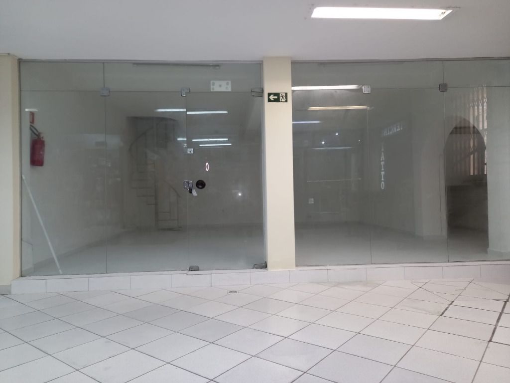 Loja para locacao no Centro em Curitiba com 80,00m² por R$ 2.200,00