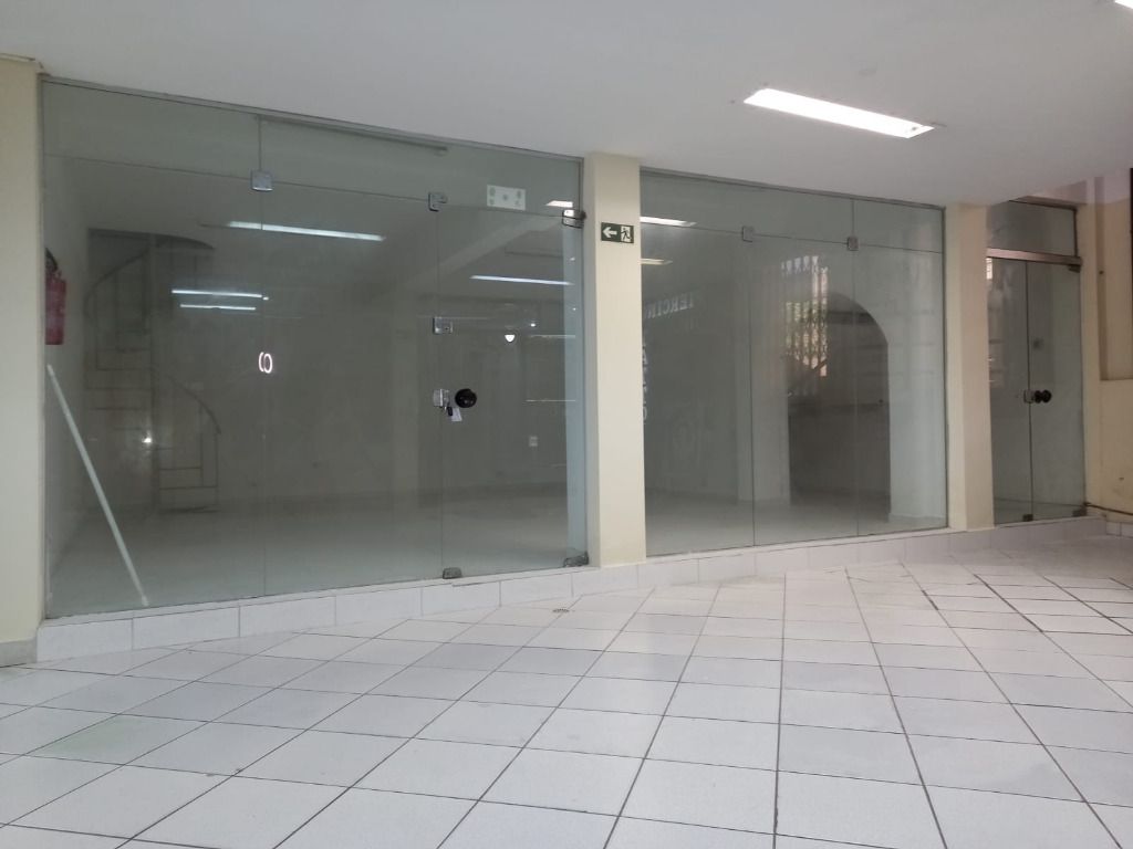 Loja para locacao no Centro em Curitiba com 80,00m² por R$ 2.200,00