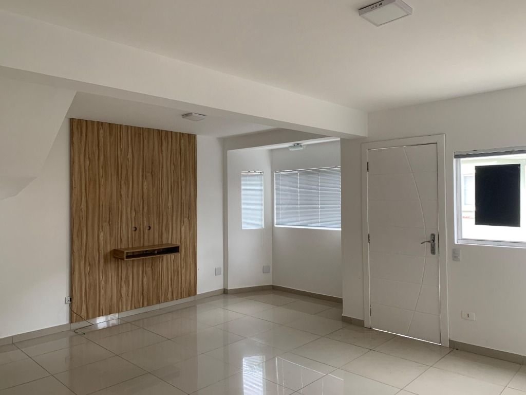 Sobrado para locacao no Tingui em Curitiba com 0m² por R$ 2.480,00