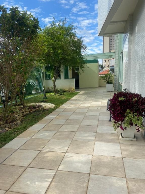 Apartamento para locacao no Centro em Curitiba com 185,00m² por R$ 4.550,00