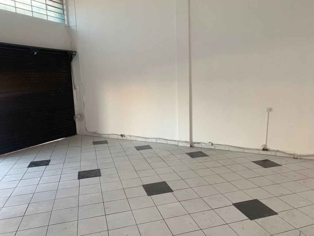 Loja para locacao no Hauer em Curitiba com 45m² por R$ 3.200,00